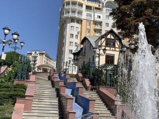 3-комн., 124.7 м², 2/9 этаж