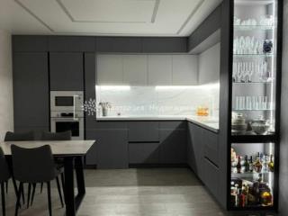 4-комн., 111 м², 1/12 этаж