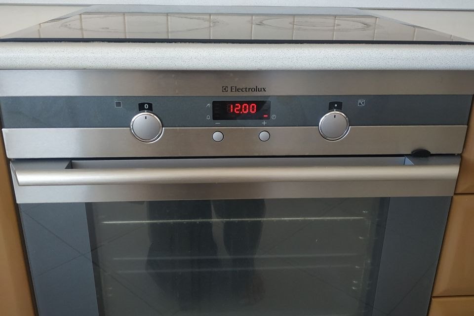 Electrolux eob 63100 x духовой шкаф