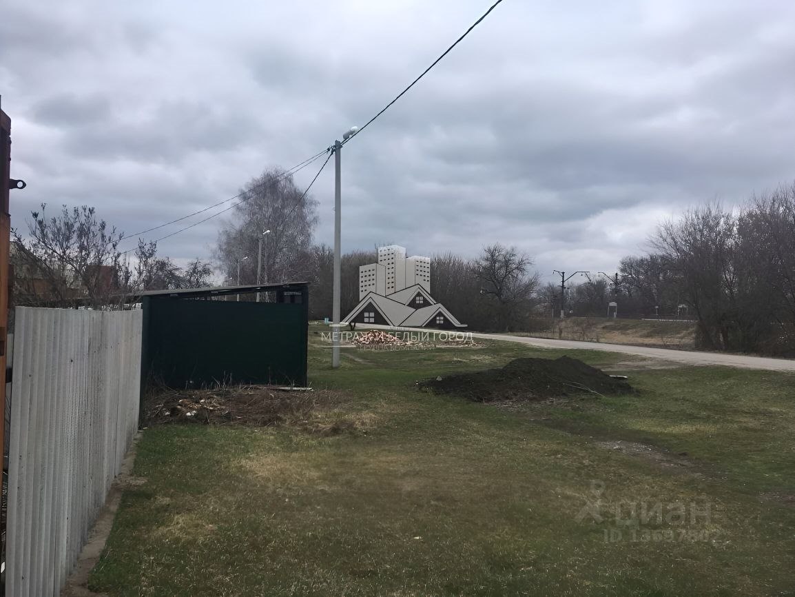 Купить недорого дом в поселке городского типа Октябрьский в Белгородском  районе в Белгородской области — 108 объявлений о продаже загородных домов  на МирКвартир с ценами и фото