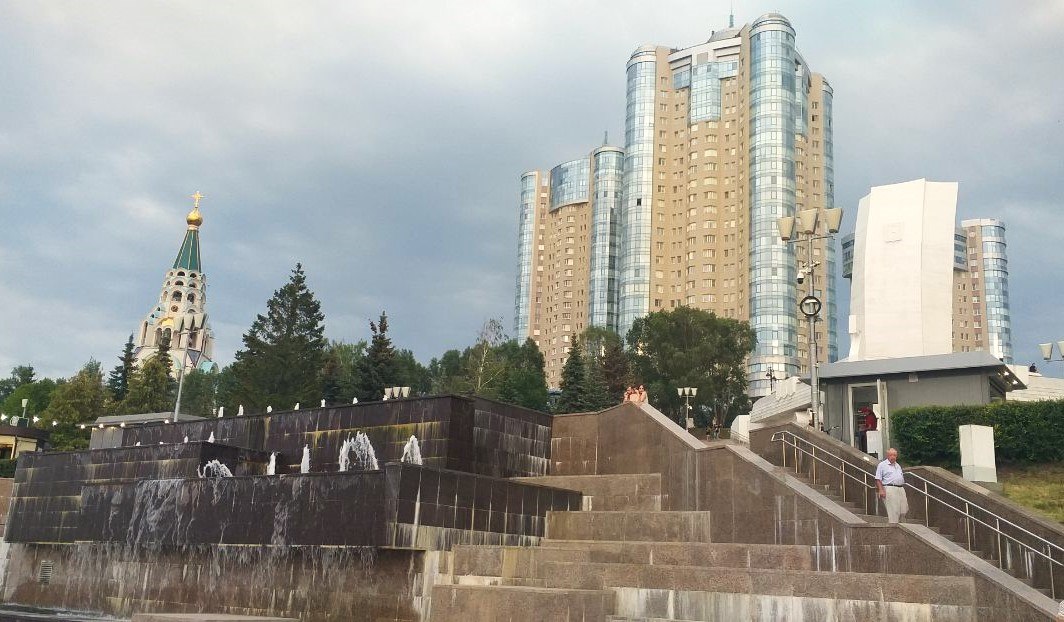 Для многих важен красивый вид из окон квартиры. Фото автора