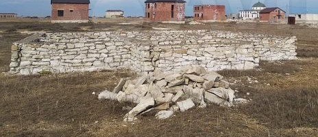 850 тыс. за фундамент с зеленкой! Фото: avito.ru