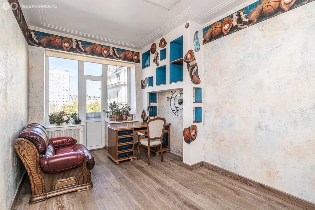 Хозяйский сын занимался бейсболом. Фото: @Карина Дерябина, Яндекс.Недвижимость