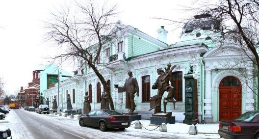 Дом Горбуновых со скульптурами Церетели стал знаковым для улицы. Фото: twitter.com